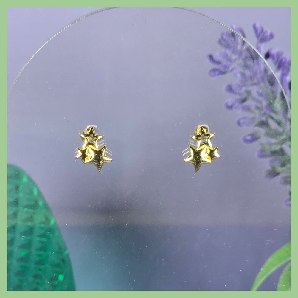 Golden Star Cluster Stud Earrings With Screw Back (NWOT)
